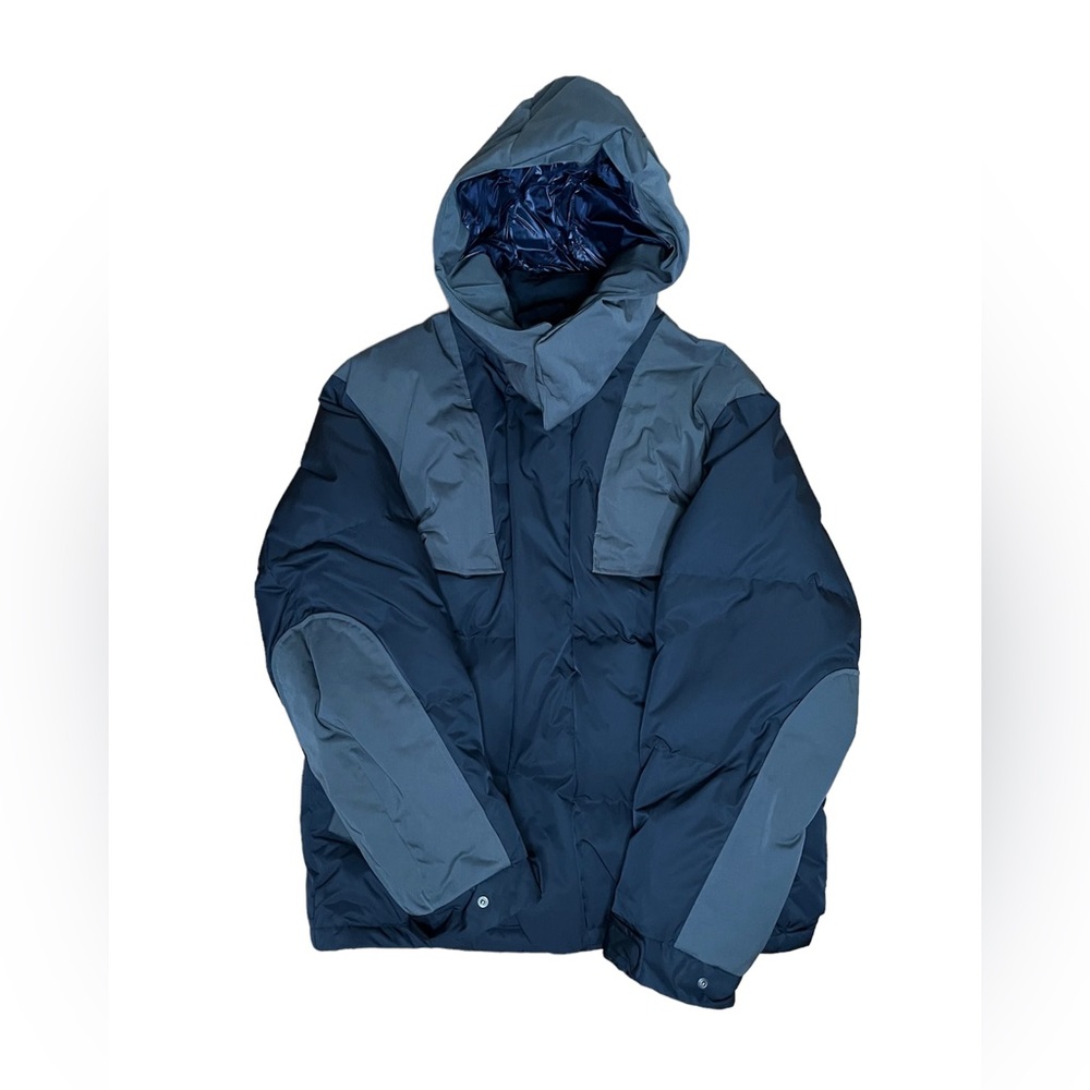 Uniqlo Men’s Dual-Colored Oversized Goose Parka (M)